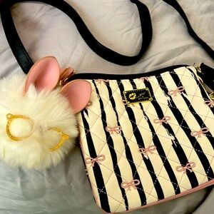 Luv betsey bag